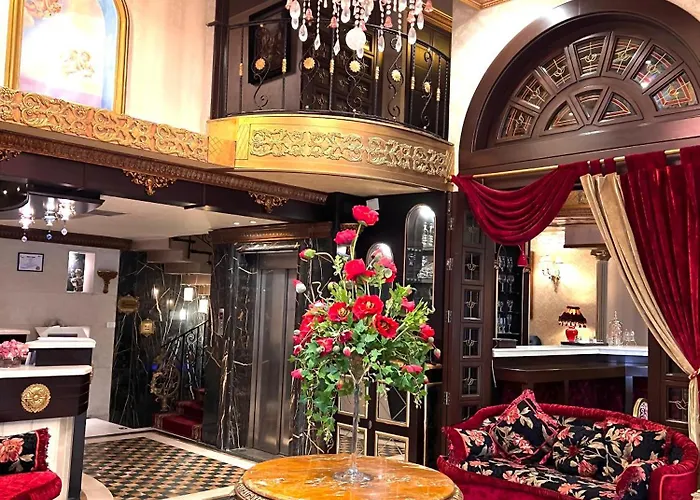 Q Hotel