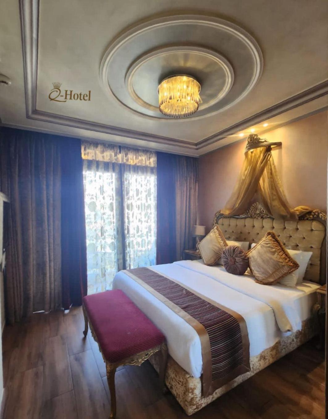 Hotel Q 4*