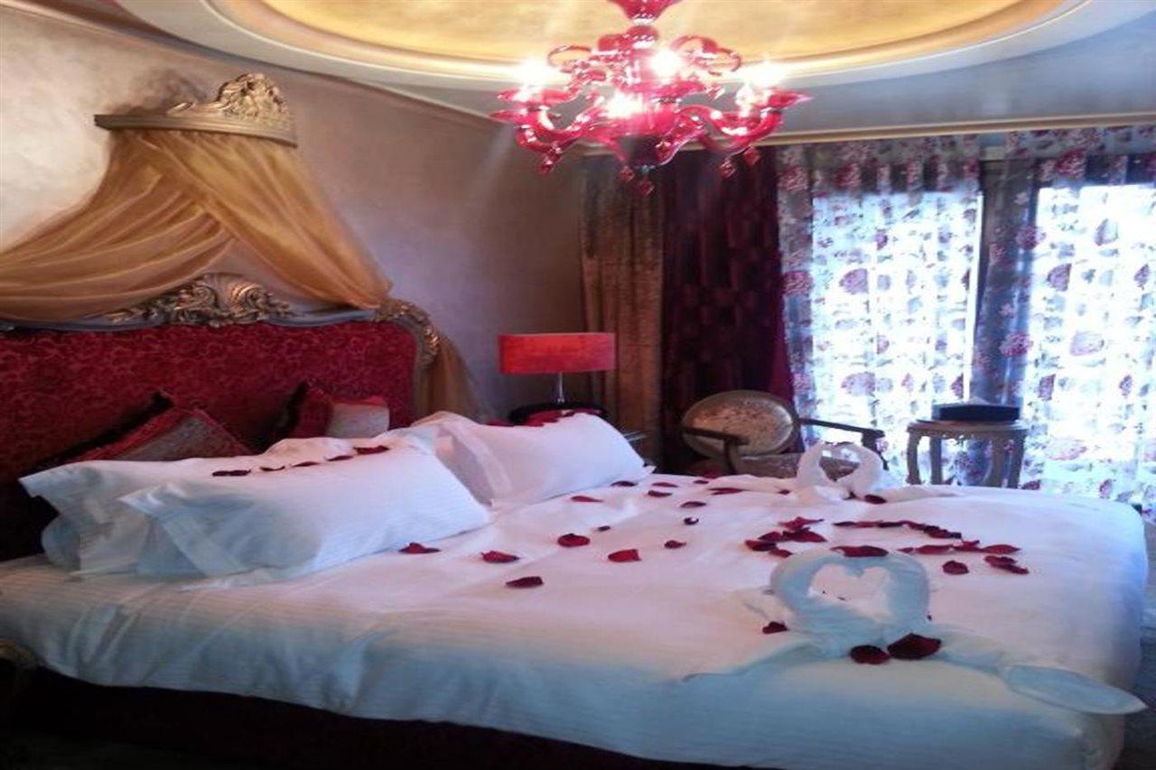 Q 4* Beirut